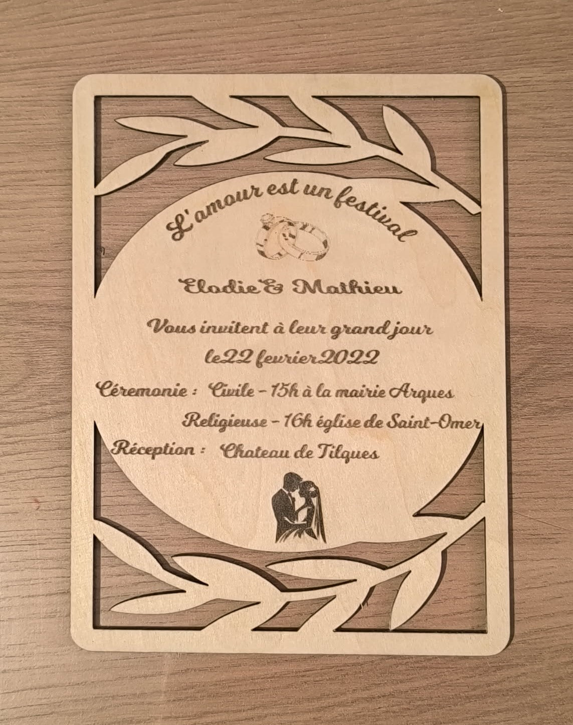 Faire-part de mariage en bois personnalisable
